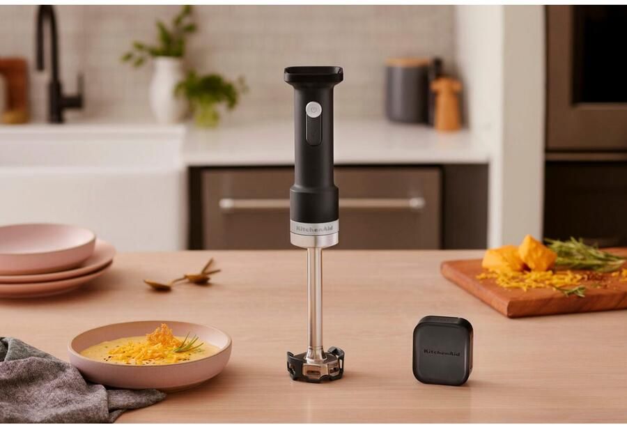 KitchenAid Go Draadloze staafmixer zonder batterij Inbegrepen mengbeker van 1 L met deksel draadgarde hakmolen en mixstaaf met roestvrijstalen mes Matt Zwart - Foto 6