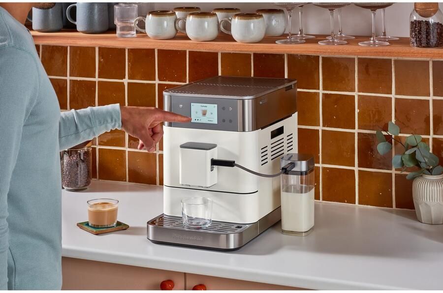 KitchenAid Volautomatische Espressomachine KF7 Touchscreen 20+ receptopties automatische melkopschuimer en reinigingscyclus 2 kopjes tegelijk vullen Porcelain White - Foto 10