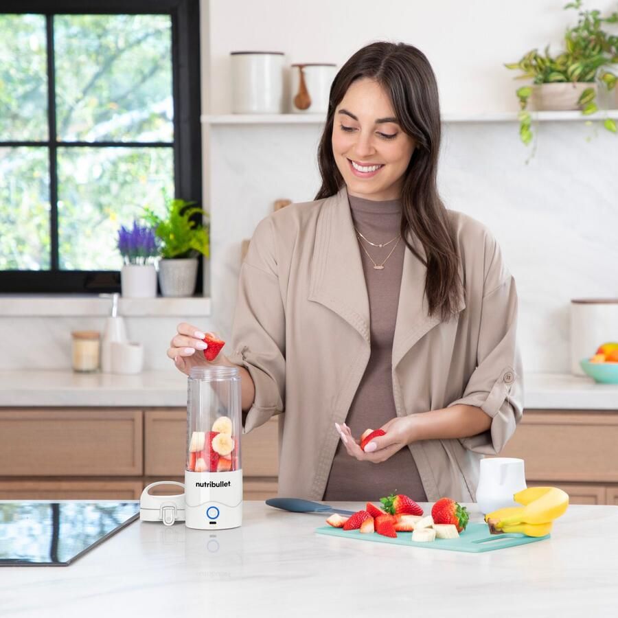 Nutribullet Smoothie-maker Portable NBP003W Mixer to go oplaadbaar 475ml Wit Draadloos mixen accu voor 15+ mixprocessen ook ijs + bevroren vruchten